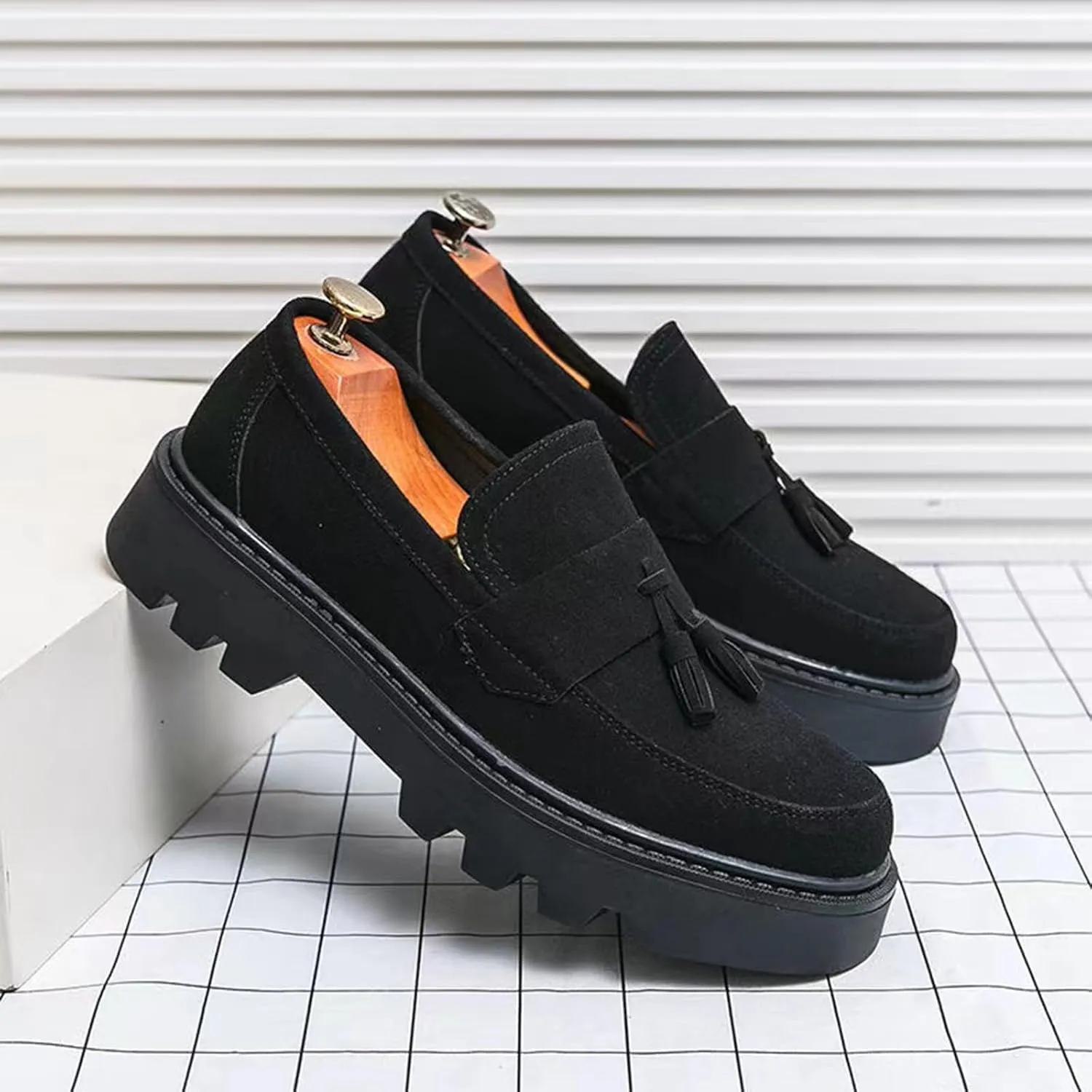 Men's Suede Tassel Platform Penny Loafers Retro Round Head Wide Toe Lug Sole Non-Slip Slip-On Formal Shoes Casual Business Loafers