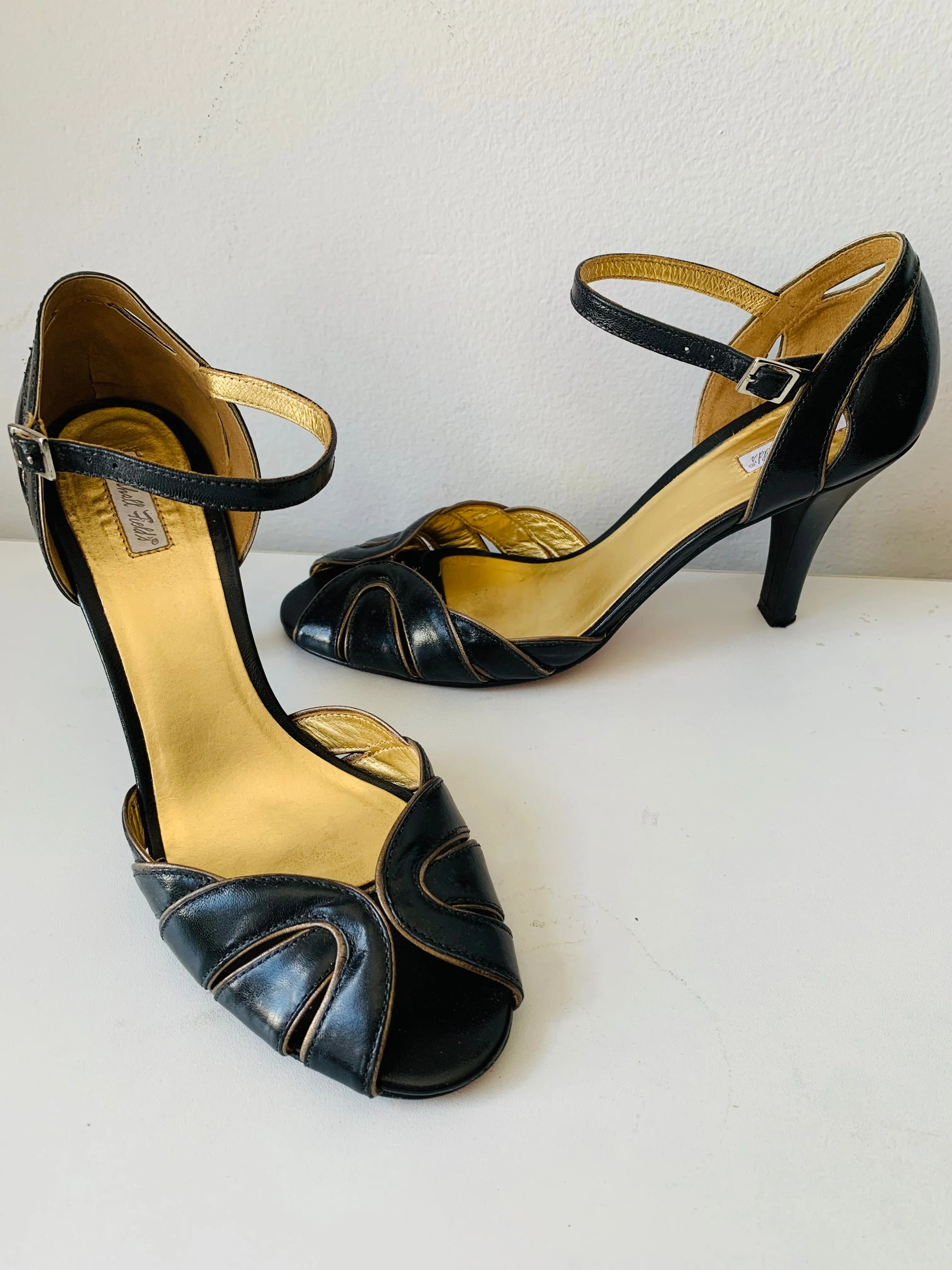 Vintage Marshall Fields Black Leather Peep Toe Pump Size 8