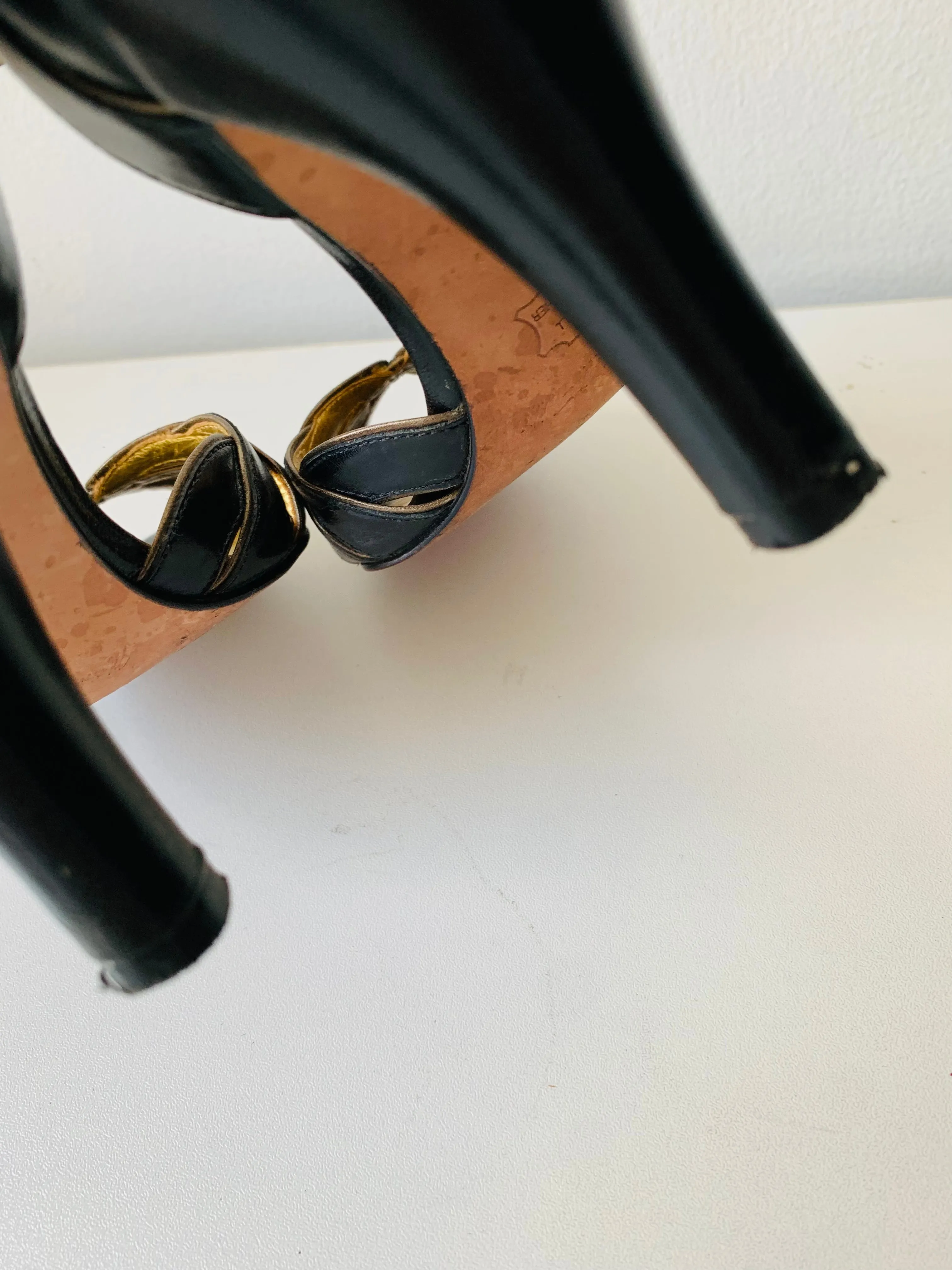Vintage Marshall Fields Black Leather Peep Toe Pump Size 8