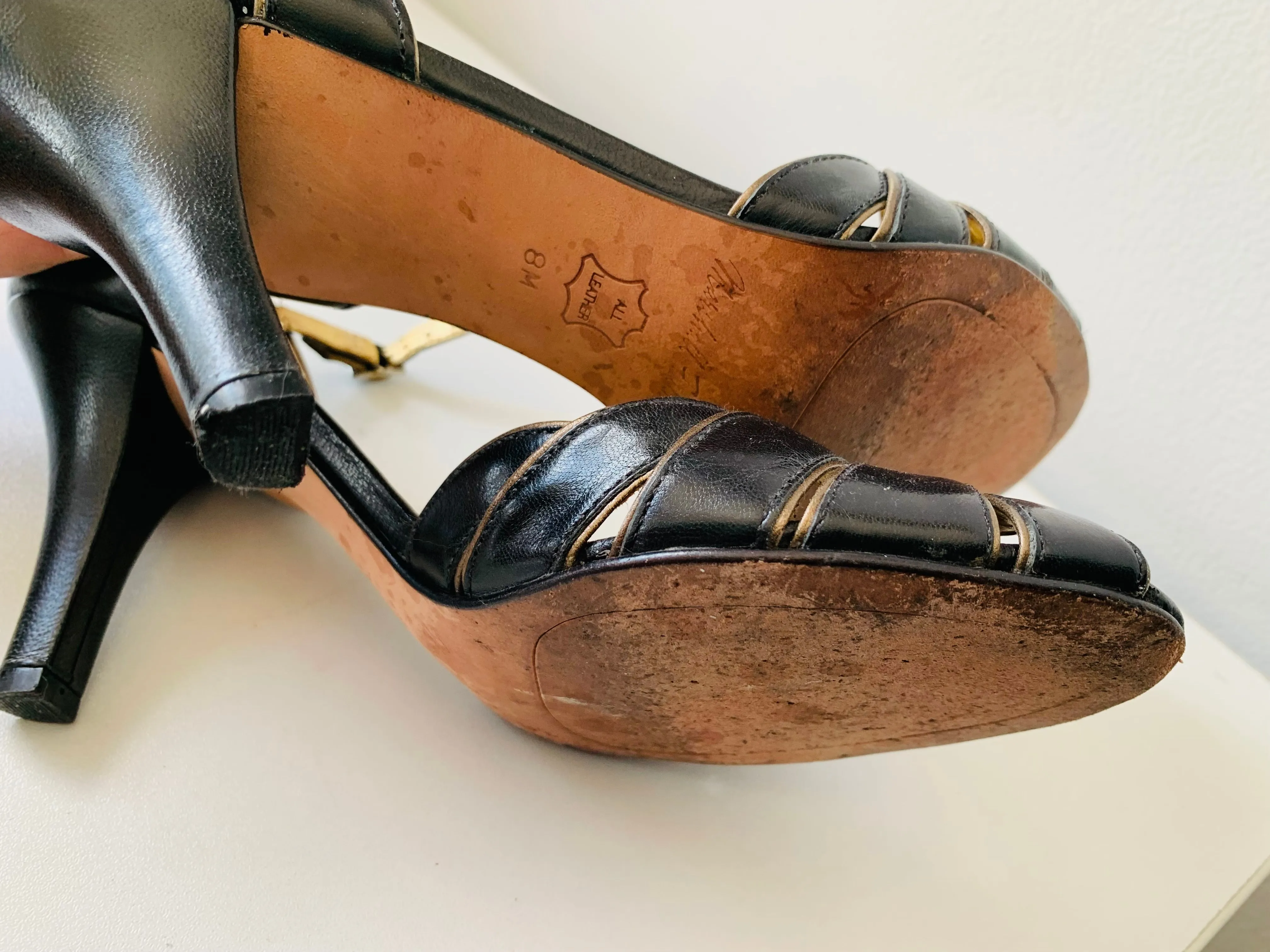 Vintage Marshall Fields Black Leather Peep Toe Pump Size 8